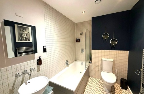 Hove Apartment | Sleeps 6, Large 2 Bed Flat In Brighton City Centre