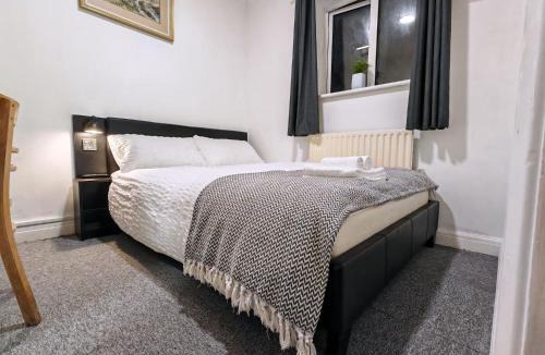 Oxford Apartment | Small Compact Self Contained Studio Flat