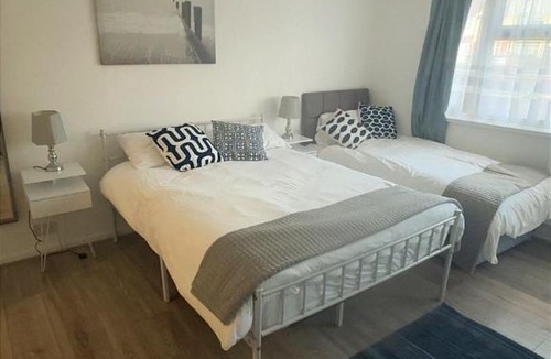 Newbury Park Apartment | Smart Stay
