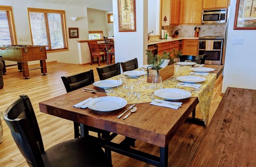 Mammoth Lakes House | Snowcreek Mammoth Mountain & Golf Course View Home. Family & Pet-Friendly!