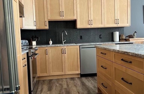 Silver Star Mountain House | Snowgums, 3 bedroom 3 bathroom townhome, renovated kitchen and secure garage