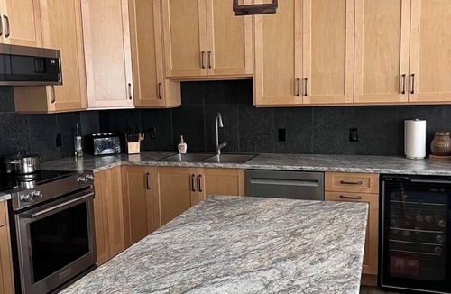 Silver Star Mountain House | Snowgums, 3 bedroom 3 bathroom townhome, renovated kitchen and secure garage