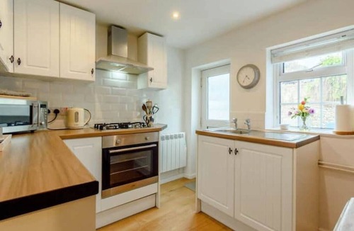 Meads Cottage | South Downs - Seaside Cottage with DBL + Sofa Bed