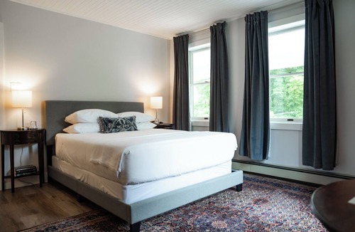 Queenston House | South Landing Inn Niagara on the Lake