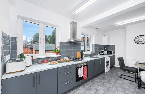 Southwell Apartment | Southwell 3Bed | Near Racecourse & Dog-Friendly