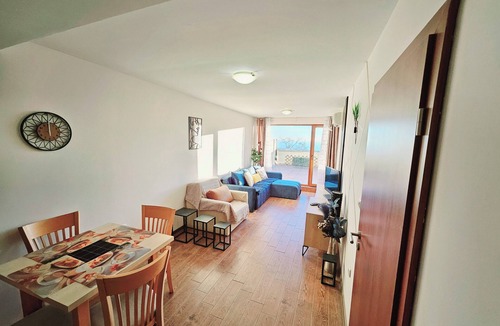Balchik Apartment | Spacious 2-bed apartment on the beach & a Sea-view large terrace