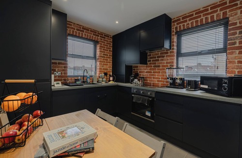 Enfield Highway Condo | Spacious 2-bedroom condo - Sleeps 5 - Free WiFi - Free Parking