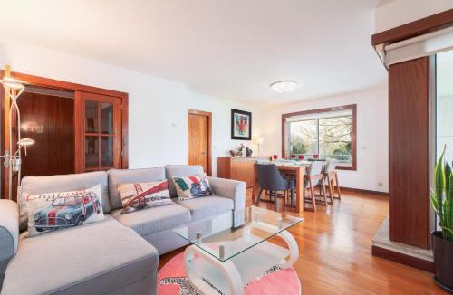 Lordelo do Ouro e Massarelos Apartment | Spacious 2BR Apt with Free Parking in Porto