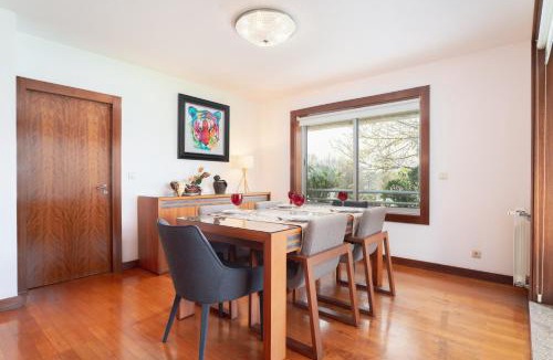 Lordelo do Ouro e Massarelos Apartment | Spacious 2BR Apt with Free Parking in Porto