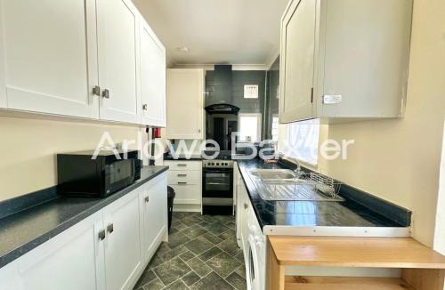 Harold Wood Apartment | Spacious 2BR Flat in Harold Wood
