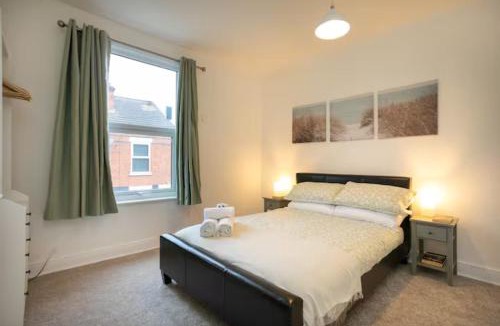 Sneinton House | Spacious 3-Bed Home Near Nottingham City Centre - Pass the Keys
