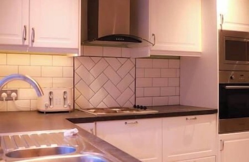 Havering House | Spacious 3-Bed Home with Parking & WiFi in Greater London