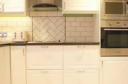 Havering House | Spacious 3-Bed Home with Parking & WiFi in Greater London