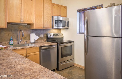 Winter Park Condo | Spacious 3Bed condo 5 min from Winter Park, walk 2 Town & steps from bus stop!