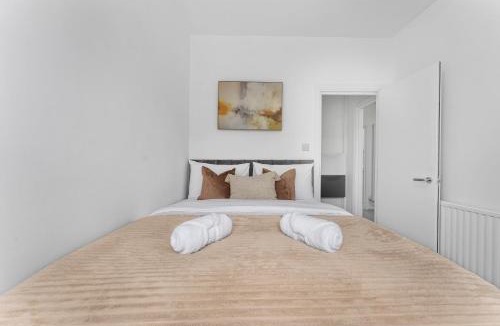 Harringay Apartment | Spacious 3BR 2Bath Flat Sleeps 7 in Finsbury Park