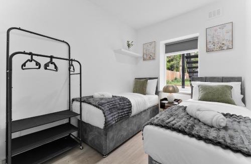 Harringay Apartment | Spacious 3BR 2Bath Flat Sleeps 7 in Finsbury Park