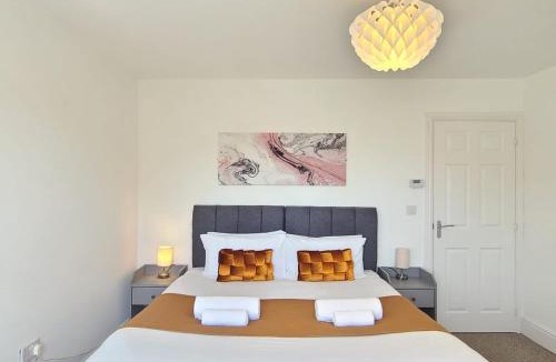 Loughborough House | Spacious 3BR House Parking Garden Sleeps 6