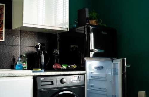 Sneinton Apartment | Spacious 4-Bed Apartment · Sleeps 6 · City Centre