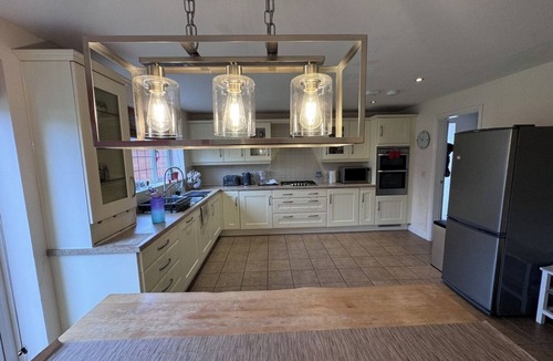 Rufford House | Spacious 4BD House with Character in Coventry