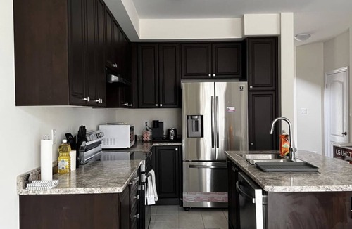 Thorold House | Spacious 4BDRM Home-NiagaraFalls Retreat