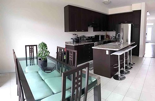Thorold House | Spacious 4BDRM Home-NiagaraFalls Retreat