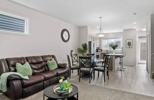 Southeast Calgary House | Spacious 4BR 3BA w/AC in Quiet SE Neighbourhood