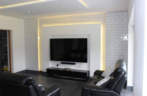 Sproxton House | Spacious 6 bedroom home with outdoor dining area