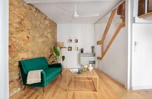 Misericordia House | Spacious 6Bedroom House w/Sunny Terrace in Lisbon
