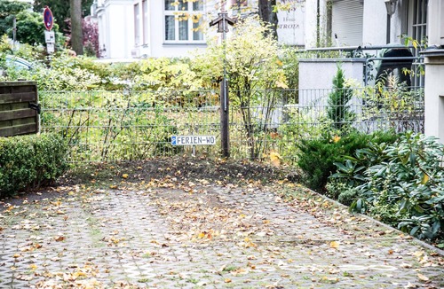 Warnemuende Apartment | Spacious 70m² vacation apartment for 4 people + dog, close to the beach & central