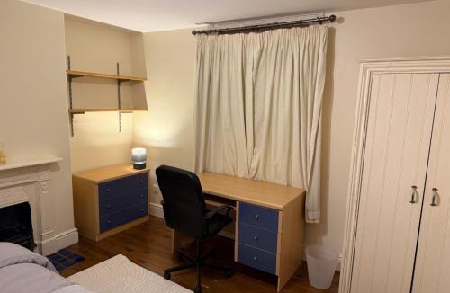 Beeston Apartment | Spacious and cosy 4 Bed House in Beeston