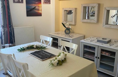 Roux Apartment | Spacious apartment in Charleroi 100 m² with parking 5 ppl