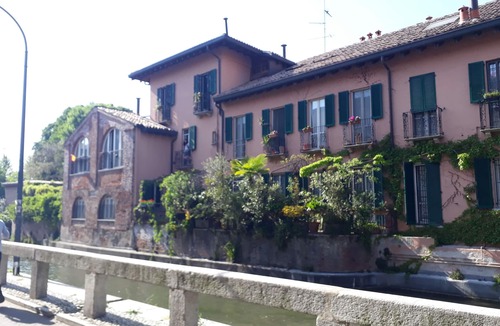 Precotto House | Spacious apartment in detached cottage with lovely garden