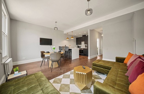 Leabridge Apartment | Spacious Apartment in Homerton, Hackney - Pass the Keys