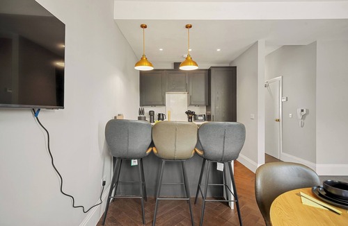 Leabridge Apartment | Spacious Apartment in Homerton, Hackney - Pass the Keys