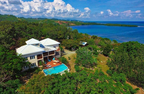 Politilly Bight Villa | Spacious Beachside Villa on 4 Private Acres