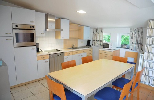 Noiseux House | Spacious bungalow with large garden