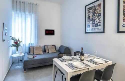 Loreto Apartment | Spacious City Hub, Metro at Doorstep M1 and M2 1 min