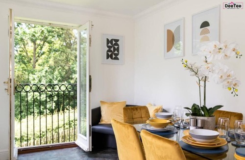 Milton Keynes Apartment | Spacious Contractor & Family-Sized Apt with Free Parking|Wi-Fi Near MK Central.