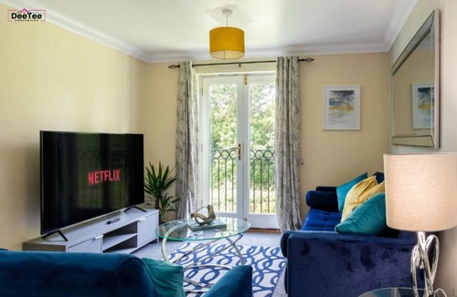 Milton Keynes Apartment | Spacious Contractor & Family-Sized Apt with Free Parking|Wi-Fi Near MK Central.