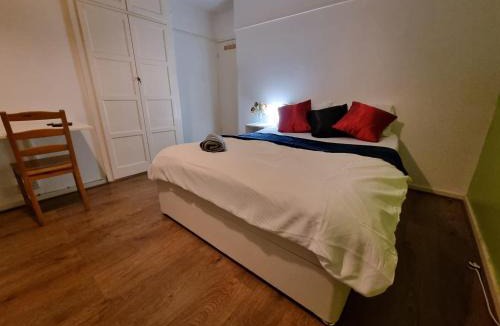 Hillingdon House | Spacious Double Room Ideal for Professionals Heathrow Uxbridge Access StockleyPark Brunel University Hillingdon Hospital Prologis Park