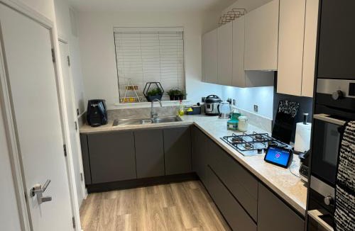 South Hornchurch House | Spacious en-suite room near Rainham & Dagenham