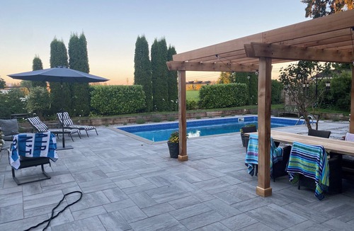 Duncan House | Spacious Family Home with In Ground Pool in the Cowichan Valley