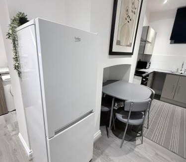 Oadby Apartment | Spacious Flat Central & Cozy