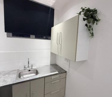 Oadby Apartment | Spacious Flat Central & Cozy
