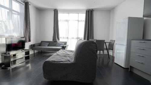 High Barnet Apartment | Spacious Flat Near to Barnet Hospital