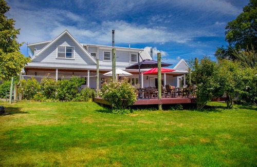 Martinborough House | Spacious Home - a place for up to 12 family, friends or colleagues to gather.
