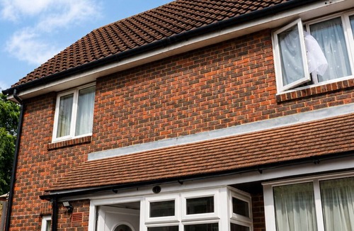 Newham House | Spacious Home Near ExCeL, LCY, Canary Wharf, O2