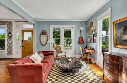 Troy House | Spacious Home w/Yard & Patio, 2 Mi to Dtwn Troy