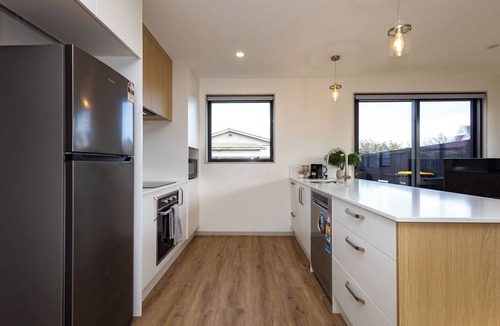 Hornby House | Spacious Hornby Home | Sleeps 8 | Garage & Yard