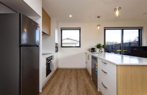 Hornby Apartment | Spacious Hornby Home Sleeps 8 Garage & Yard